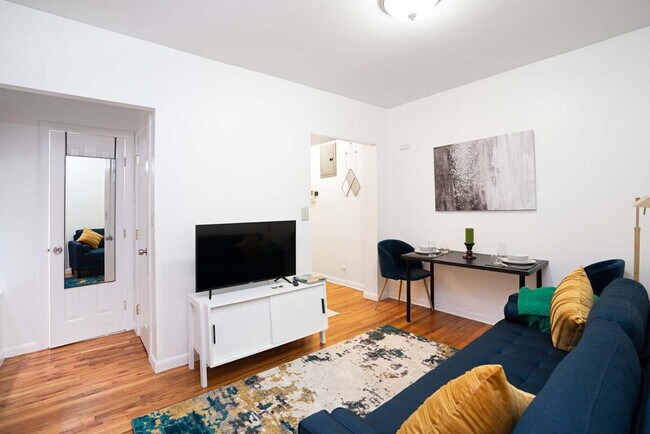 Foto del edificio - 317 E 75th St