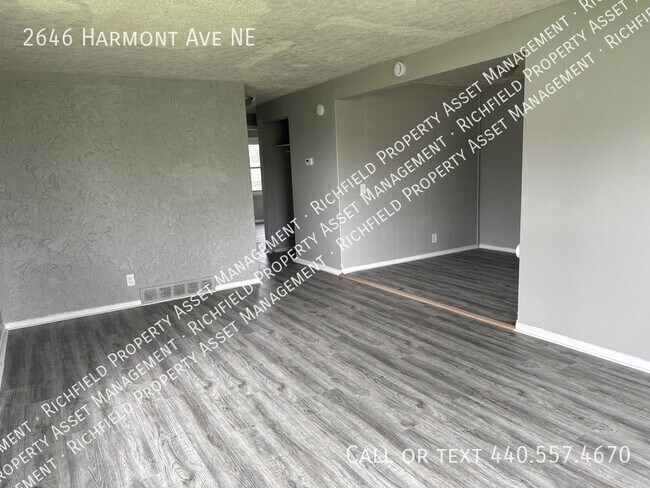 Foto del edificio - 2646 Harmont Ave NE