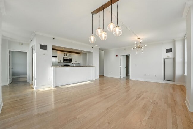 Foto del edificio - 1025 Maxwell Ln