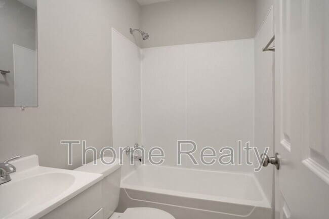 Foto del edificio - 336 Coleman Ave