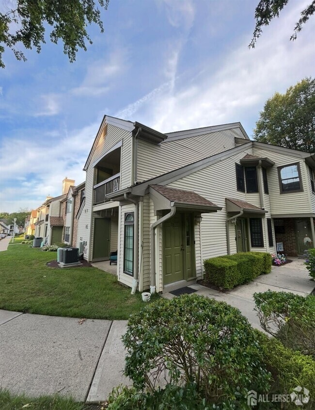 Building Photo - 715 Sunshine Ct