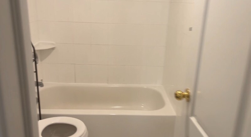 Building Photo - 141-35 Pershing Crescent