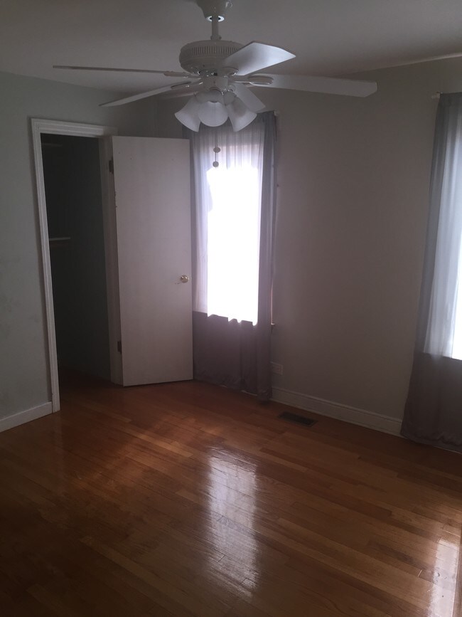 Bedroom - 4155 W 55th St