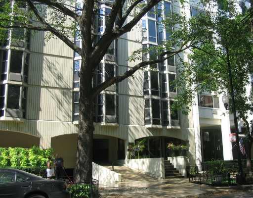 Primary Photo - 1340 N Dearborn St