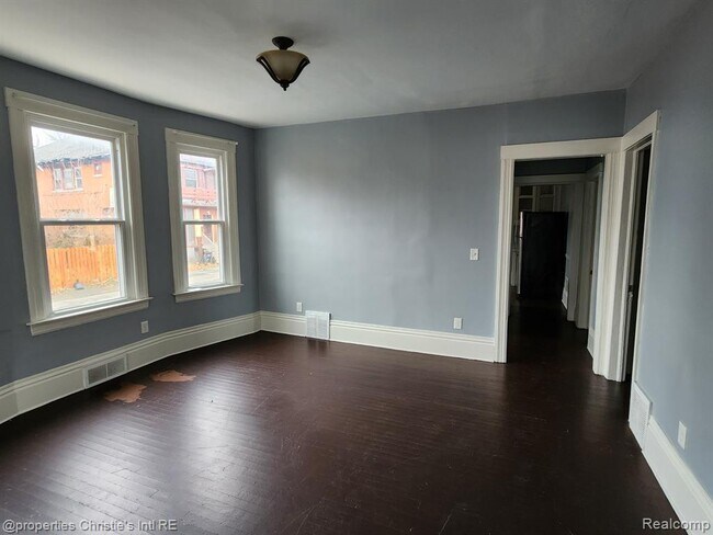 Building Photo - 607 E Bethune St