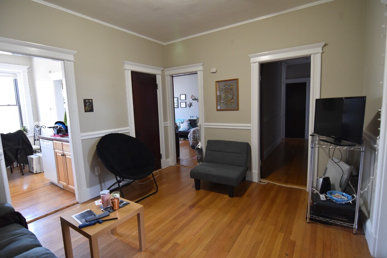 12 Greenway Ct, Brookline, MA 02446 Rentals in Brookline at 12 Greenway