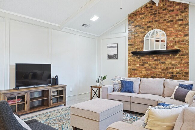 Building Photo - 2721 Crow Valley Trail