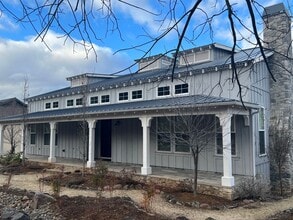 Building Photo - 735 E California St