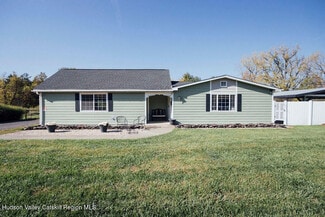 Building Photo - 879 US-9