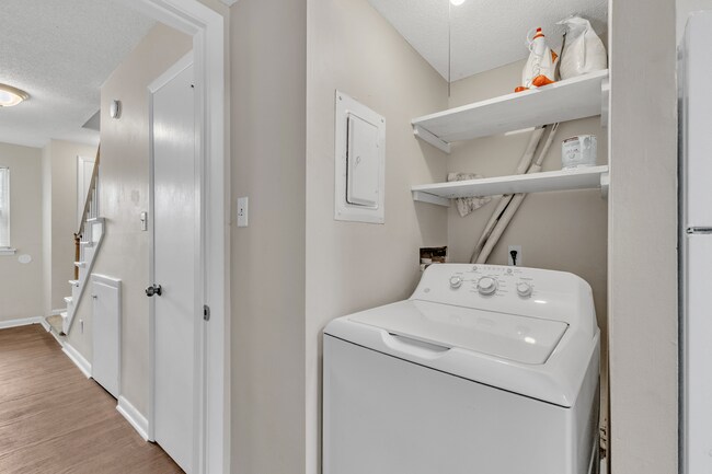 Foto del edificio - 2 Bedroom Walking Distance to NCSU!