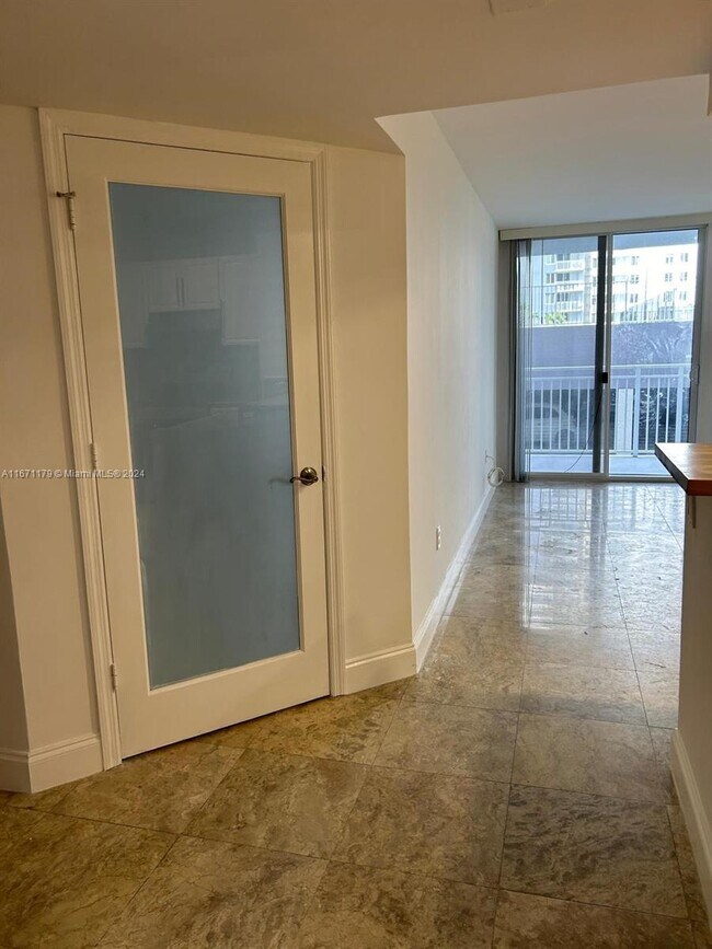 Foto del edificio - 800 N Miami Ave