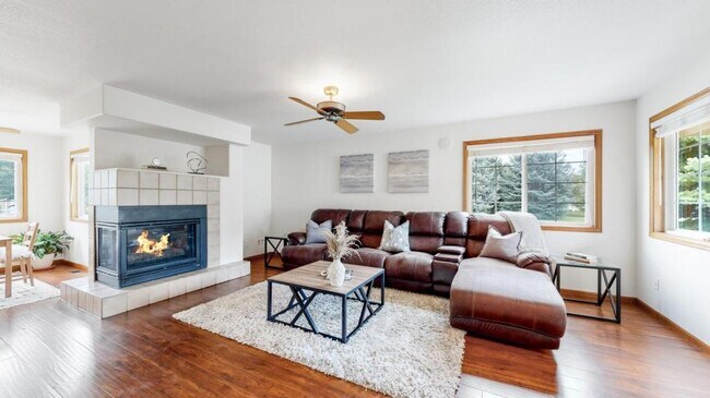 Building Photo - 409 Marcellina Dr