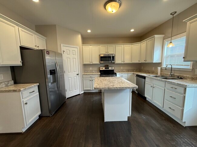 Building Photo - Single Family Home