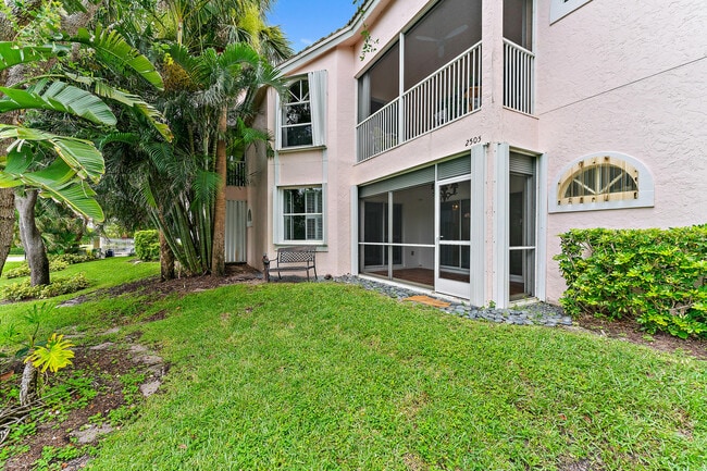 Building Photo - 2604 Fairway Dr N