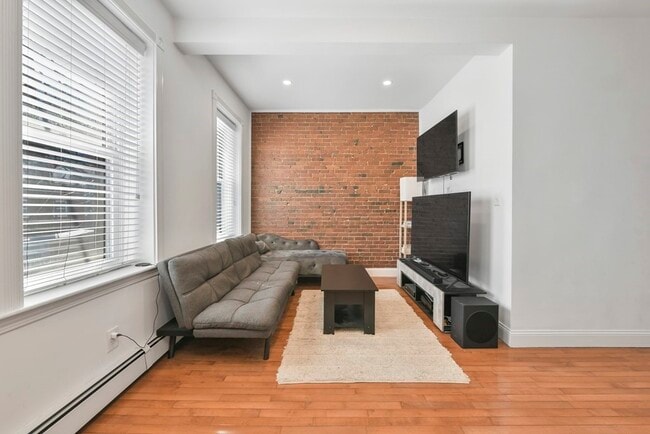 Building Photo - 168 F St