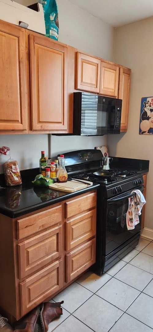 Foto del edificio - 3009 W Armitage Ave