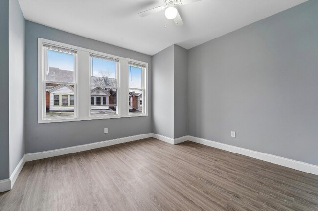 Foto del edificio - 5524 Upland St