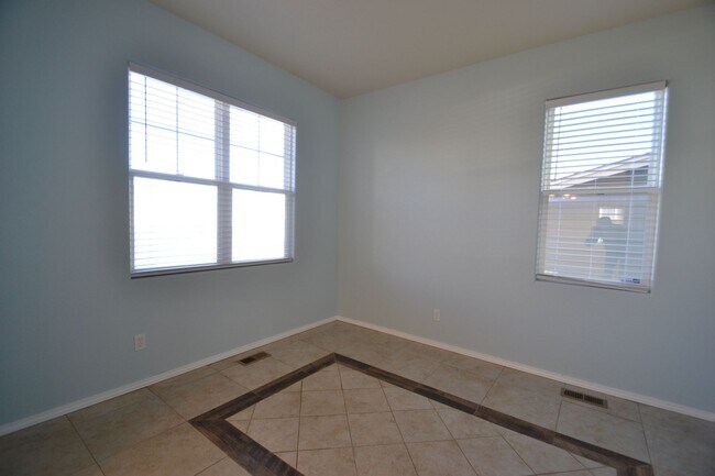 Building Photo - Beautiful 4 Bedroom Home Available Now!