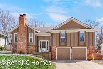 Building Photo - 14013 S Tomahawk Dr