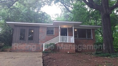 Building Photo - 1854 Edgehill Dr