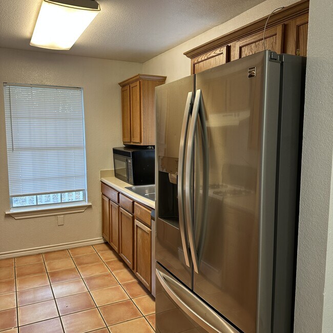 Foto del edificio - 1704 Lovingood Dr