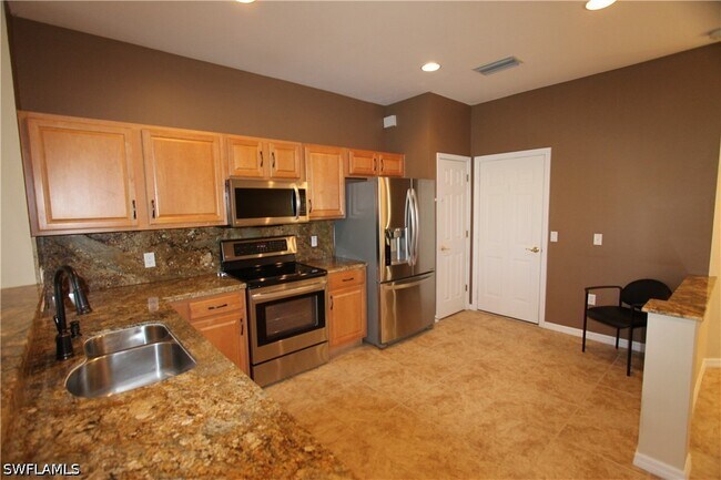Foto del edificio - 1056 Hampton Cir