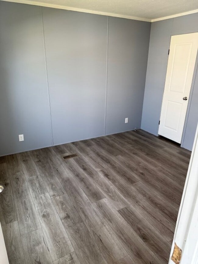 Building Photo - Lot 16