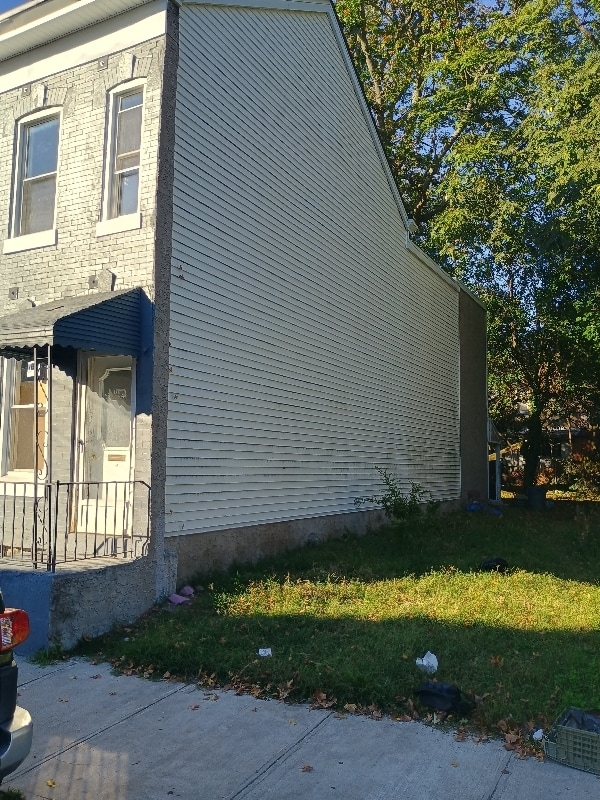 Building Photo - 172 Passaic St