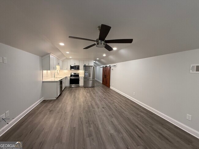 Foto del edificio - 2023 Moores Ford Rd