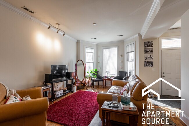 Photo - 1314 W Roscoe St Apartment