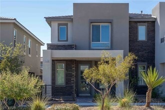 Building Photo - 11648 Redwood Mountain Ave