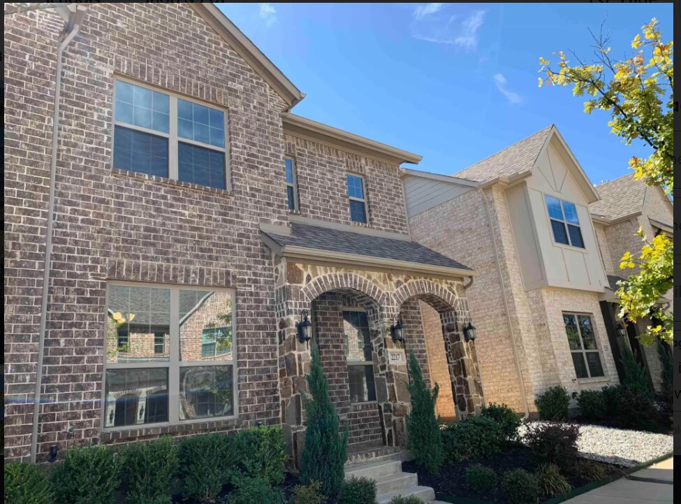 2217 Pinnacle Ln, Flower Mound, TX 75028 Townhome Rentals in Flower