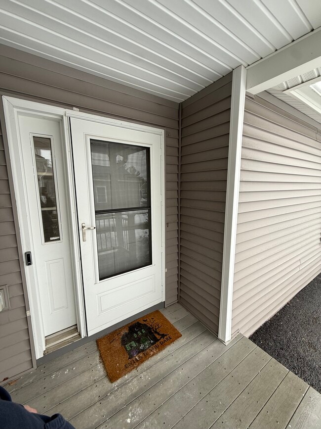 Building Photo - 791 Long Hill Rd