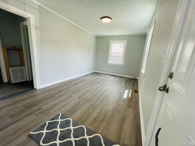 Living Room - 220 Morgan St