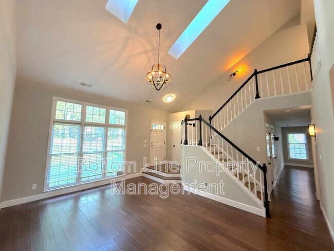 Photo - 2321 Heathershire Ln House