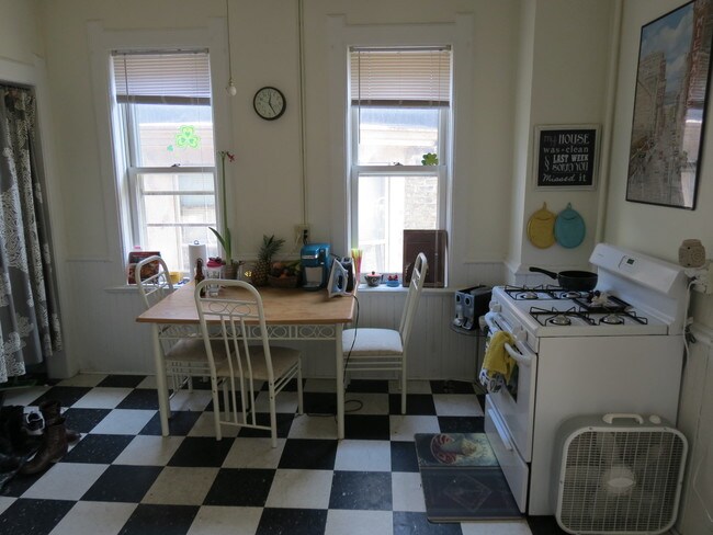Foto del edificio - 1224 E Brady St