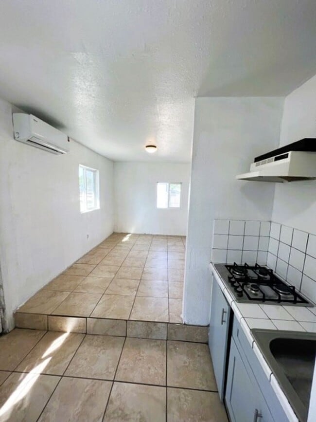 Building Photo - Charming Studio with Parking and Shed Incl...