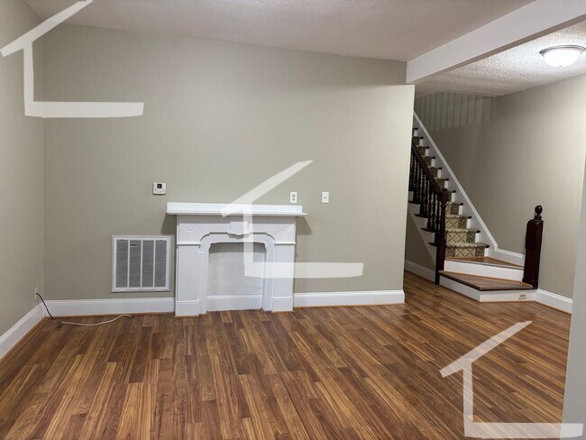 Foto del edificio - HUGE 7 bed in Allston....