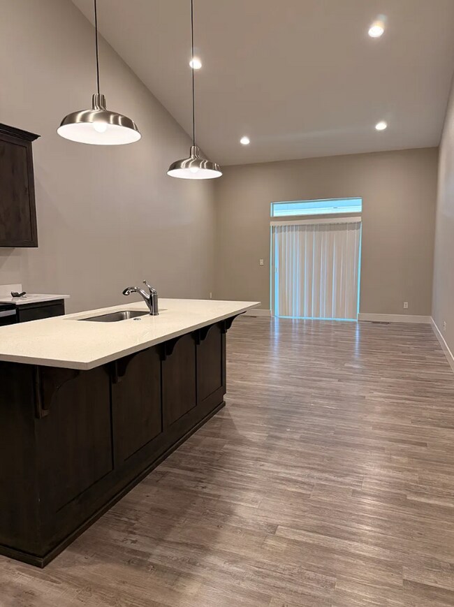 Building Photo - Modern Design Duplex
