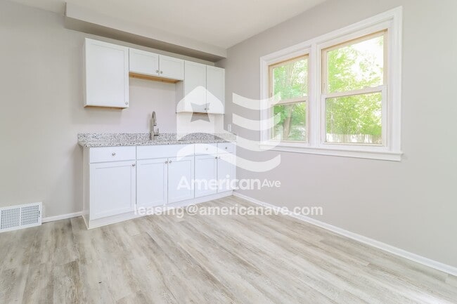 Building Photo - 8486 Heyden St