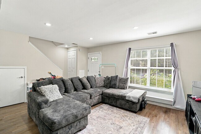 Foto del edificio - 4181 Bluebird Dr