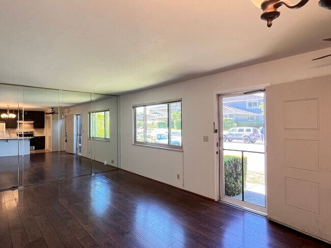Foto del edificio - Walk to Capitola Esplanade and Beach!
