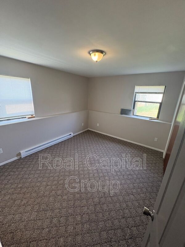 Foto del edificio - 422 Spring St