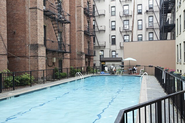Foto del edificio - 1115 Willow Ave