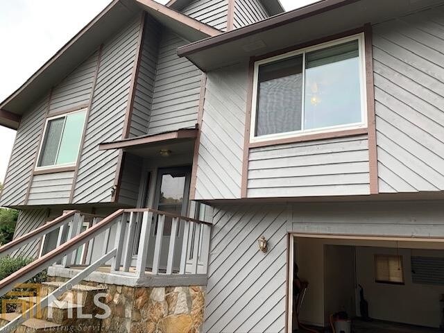 Building Photo - 10250 Piney Ridge Walk