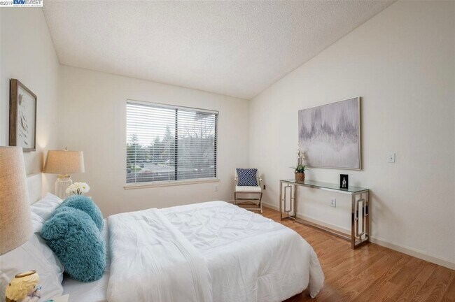 Master Bedroom - 38774 Huntington Cir