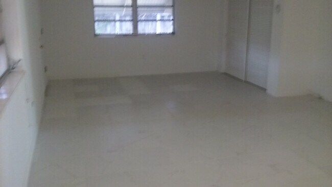 Foto del edificio - 3920 NW 59th Ave