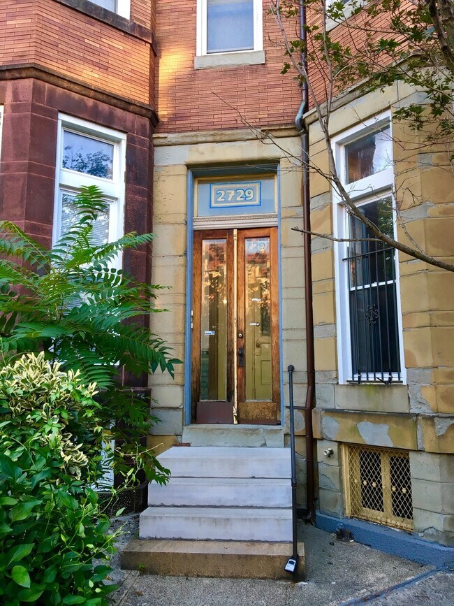 Foto del edificio - For Rent: Charming Living on St. Paul Street MD 21218 – Your Urban Retreat Awaits!