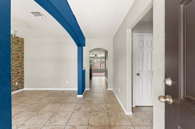 Foto del edificio - 3327 Upland Spring Trace