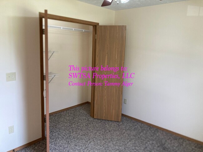 Building Photo - 421 W Olive St